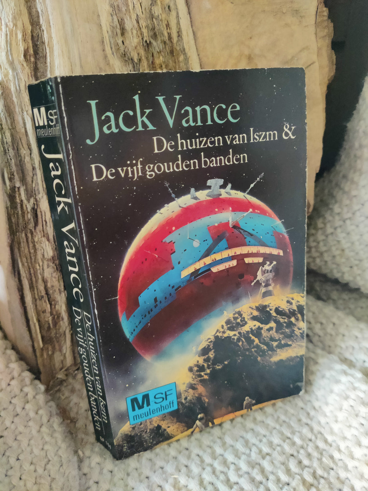 De huizen van Iszm & De vijf gouden banden