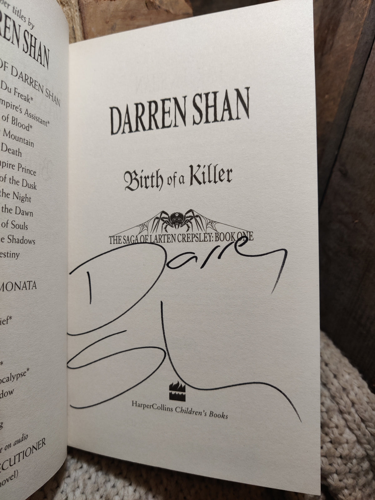 Titelblad van Birth of a Killer met een handtekening van de auteur Darren Shan - Boekendraak