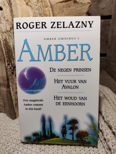 Amber Omnibus 1
