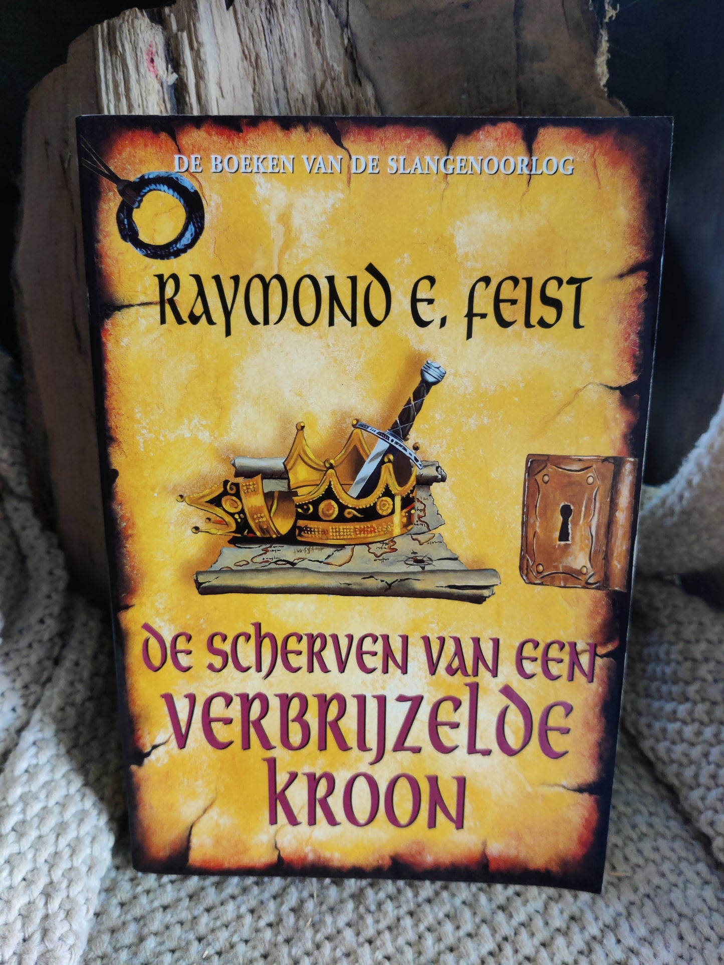 De scherven van een verbrijzelde kroon