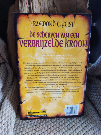 De scherven van een verbrijzelde kroon